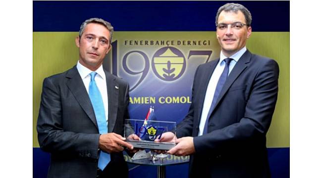 Fenerbahçe'nin sportif direktörü yolda