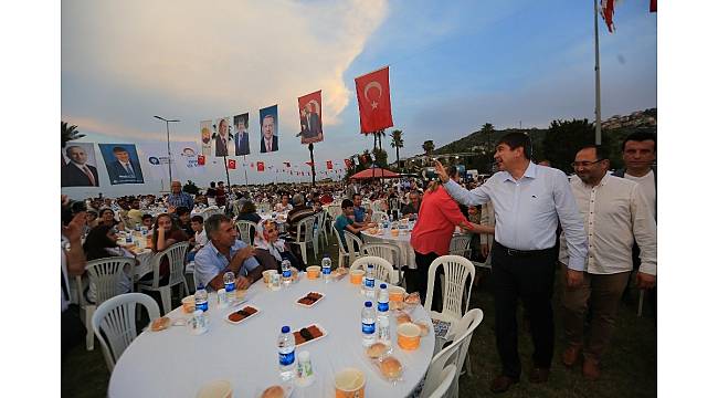 Finike Kadınlar Plajı bayramda hizmette