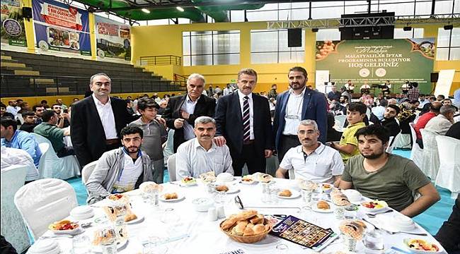 Gaziosmanpaşa’daki Malatyalılar iftar yemeğinde buluştu