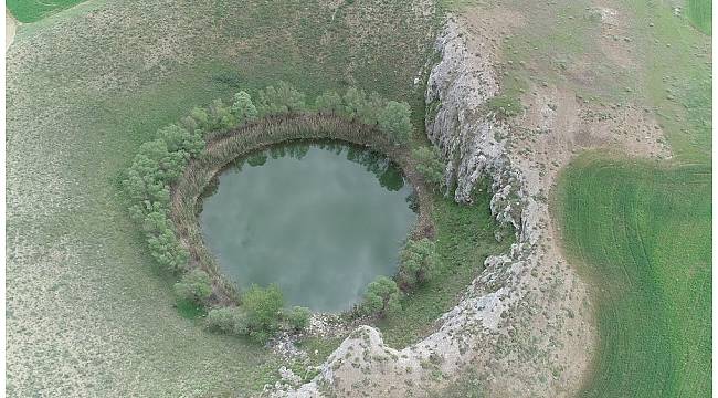 Gizemli göller havadan görüntülendi