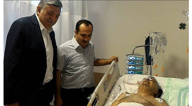 Hastanede kalp kriz geçiren doktoru başhekimin müdahalesi kurtardı