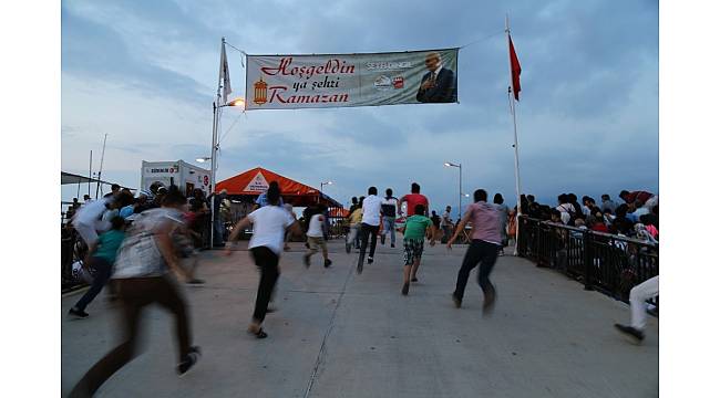 Hatay&#39;da her gün bin 500 kişi iftara koşuyor