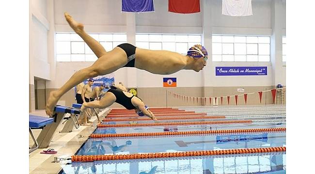 İBB&#39;li sporcular Paralimpik Yüzme Dünya Seri Yarışları&#39;na katılıyor