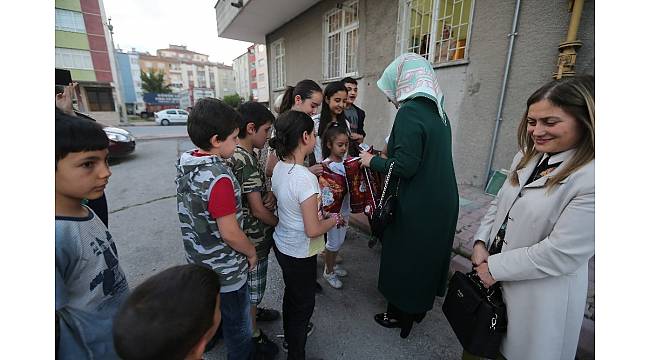 İkbal Çelik&#39;ten 87 yaşındaki Aliye Tunç&#39;a ziyaret