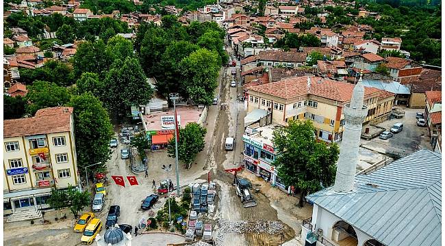 İlhan Şahintürk Caddesinde yenileme çalışmaları