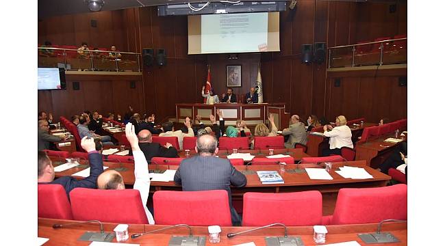 İzmit meclisinde önce toplantı ardından iftar