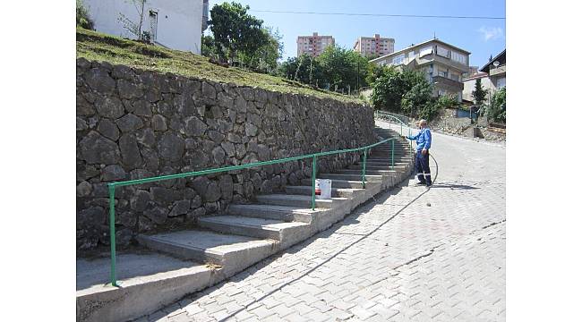 İzmit&#39;te çevre düzenlemeleri sürüyor