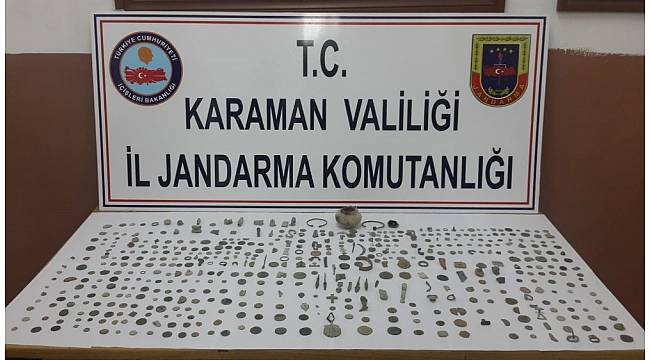 Karaman&#39;da bir otomobilden 527 parça tarihi eser çıktı