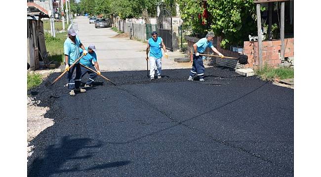 Kartepe&#39;de asfalt çalışmaları, Acısu&#39;da devam etti