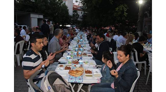 Kırklareli Milli Eğitim Müdürlüğü çalışanları iftar yemeğinde buluştu