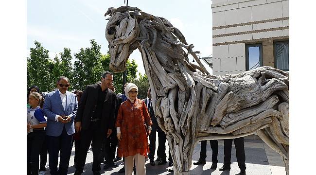 Külliyede &#39;Atıktan Sanata&#39; sergisi