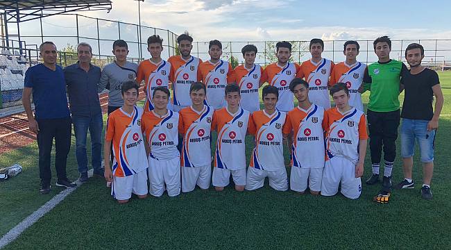 Malatya’da şampiyon olan Kalespor U17 takımı grup elemeler için Sivas’a gitti