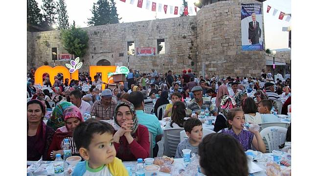 Mersin Büyükşehir Belediyesi&#39;nden Mut&#39;ta iftar sofrası