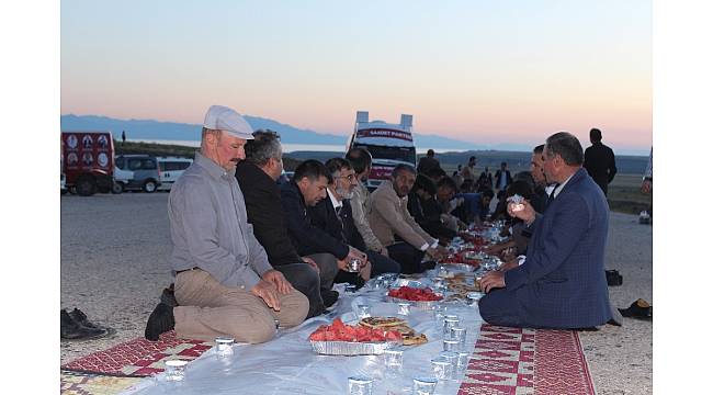 Saadet Partisi&#39;nden çevre yolunda iftar