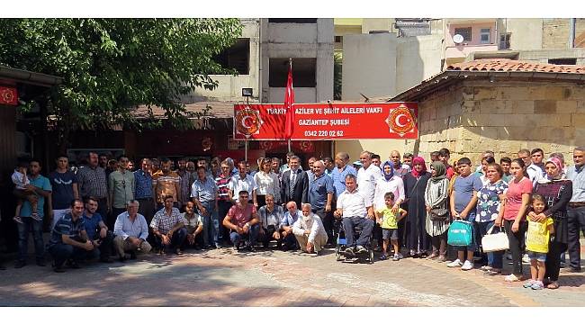 Sani Konukoğlu Vakfı&#39;ndan Bayram ziyaretleri