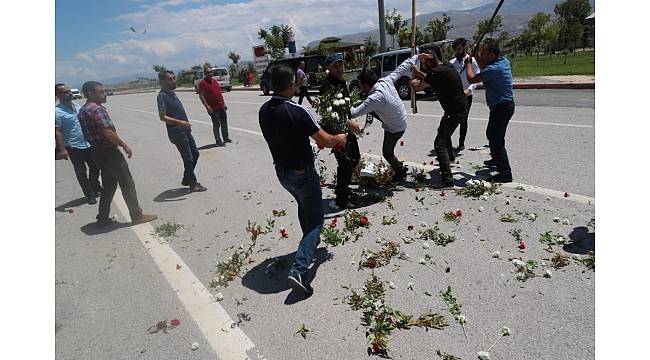 Şehit cenazesinde Kılıçdaroğlu&#39;nun çelengine tepki