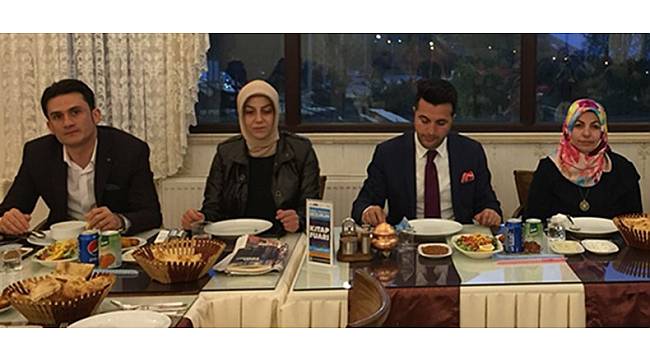 Uzat Elini Yardım Derneği Erzurum&#39;da toplu iftar yemeği verdi