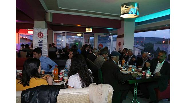 Varto Denizbank şubesinden çiftçilere iftar yemeği