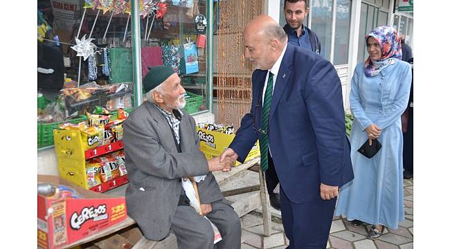 Yelis: &quot;Erdoğan ile Demirtaş&#39;ı aynı kefeye koymak büyük bir nezaketsizliktir&quot;