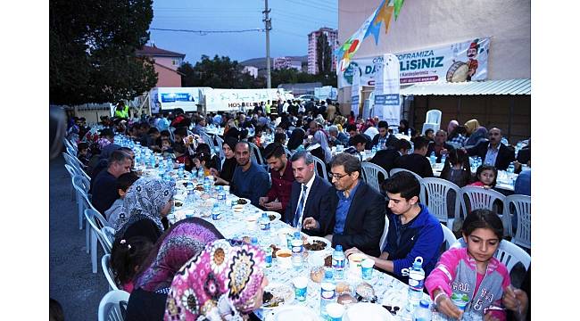 Yeşilyurt Belediyesi iftarda Suriyeli aileleri ağırladı