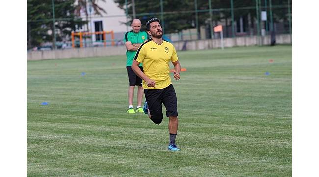 Evkur Yeni Malatyaspor&#39;da Bolu kampı sürüyor