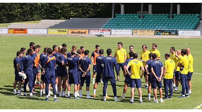 Fenerbahçe hazırlıklarını sürdürüyor