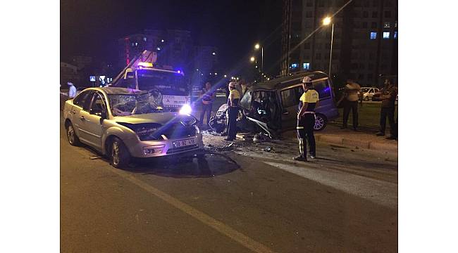 Kayseri&#39;de trafik kazası: 8 yaralı