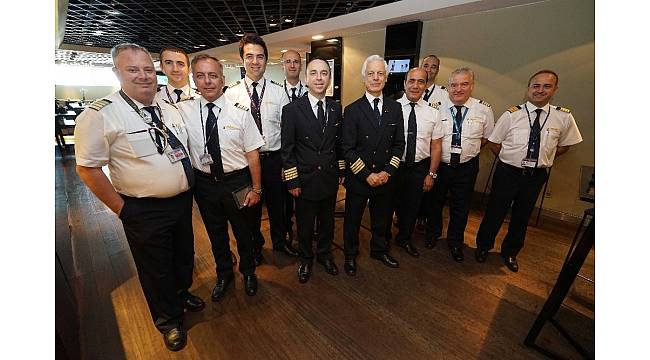 THY&#39;nin 45 yıllık pilotu Kemal İnce gökyüzüne veda etti