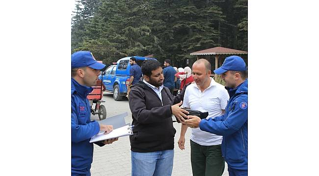 Yerde bulduğu 110 bin Suudi Riyali dolu çantayı turist sahibine teslim etti