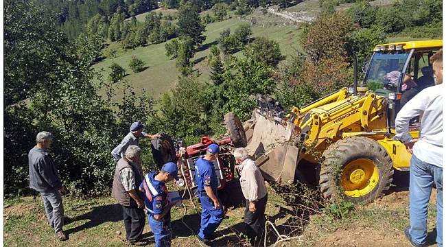 Kastamonu&#39;da devrilen traktörün altında kalan sürücü öldü