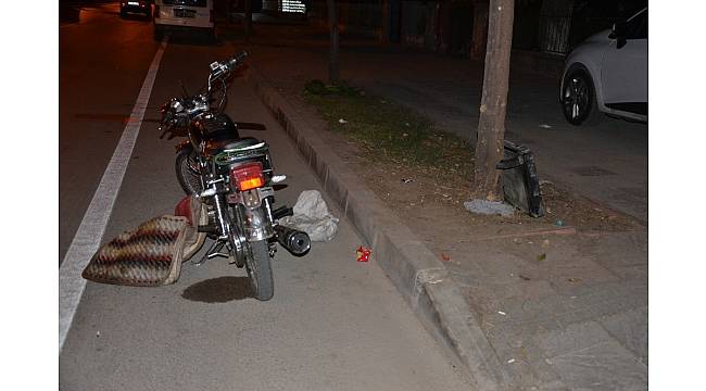 Kamyonetin radyatörünü çalan 2 şüpheli motosikletle kaçarken yakalandı.