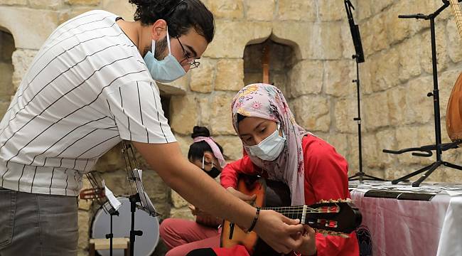 BATTALGAZİ BELEDİYESİ’NİN KÜLTÜR SANAT KURSLARI YOĞUN İLGİ GÖRÜYOR