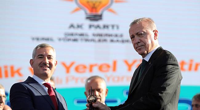 CUMHURBAŞKANI RECEP TAYYİP ERDOĞAN’DAN YEŞİLYURT BELEDİYE BAŞKANI MEHMET ÇINAR’A ÖDÜL