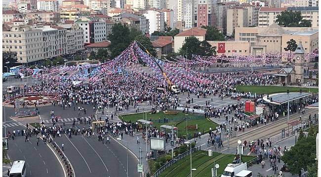 İYİ Parti Genel Başkanı Meral Akşener Kayseri&#39;de ekonomi politikalarını eleştirdi.