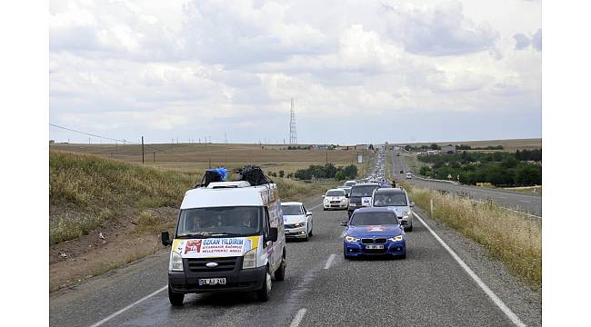 Bağımsız adaydan konvoylu şov