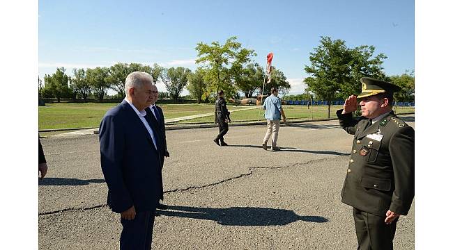 Başbakan Yıldırım Iğdır Valiliğini ziyaret etti