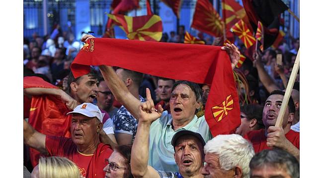 Makedonya&#39;da &#39;isim sorunu&#39; protesto edildi