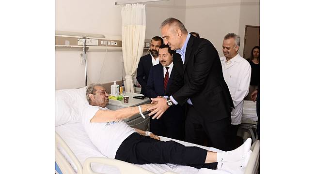 Bakan Ersoy&#39;dan Can Gürzap&#39;a geçmiş olsun ziyareti