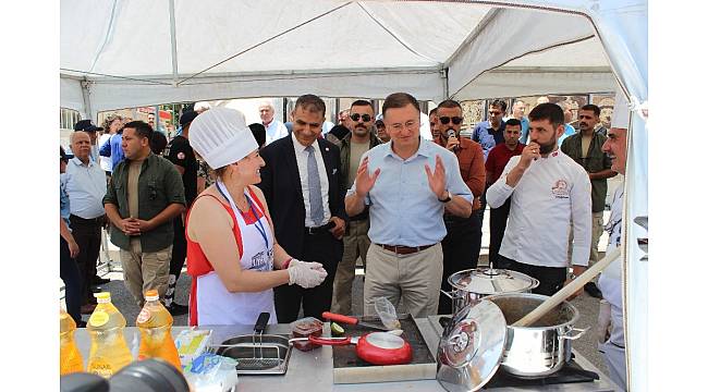 Hatay&#39;da &#39;Eşler Yarışıyor&#39; yemek yarışması