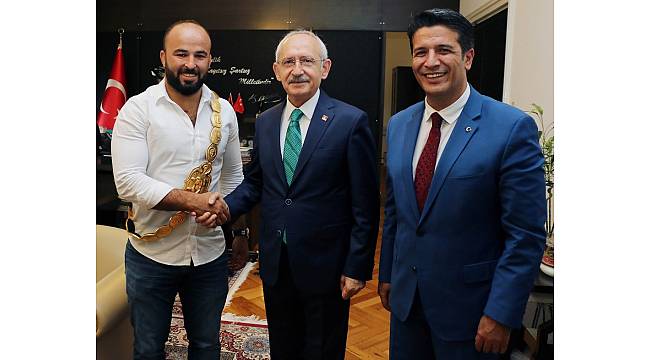 Kılıçdaroğlu, Genç ve Okulu&#39;yu ağırladı