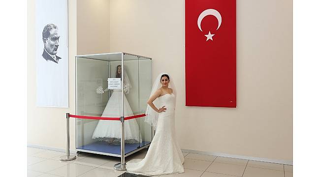 Yeni çiftlere gelinlikleri Ataşehir Belediyesinden