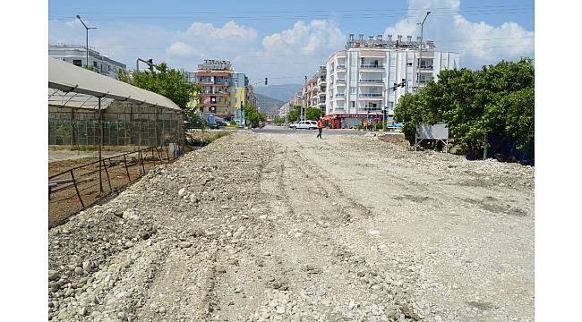 Demre&#39;de Noel Baba Caddesi sahile bağlanıyor