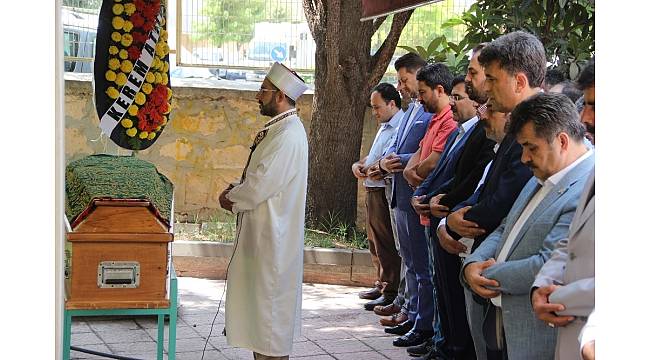 Seyitgazi Belediyesi Basın Sorumlusu Şahin&#39;in babası son yolculuğuna uğurlandı