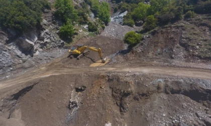 Manisa Sarıgöl’de heyelana anında müdahale